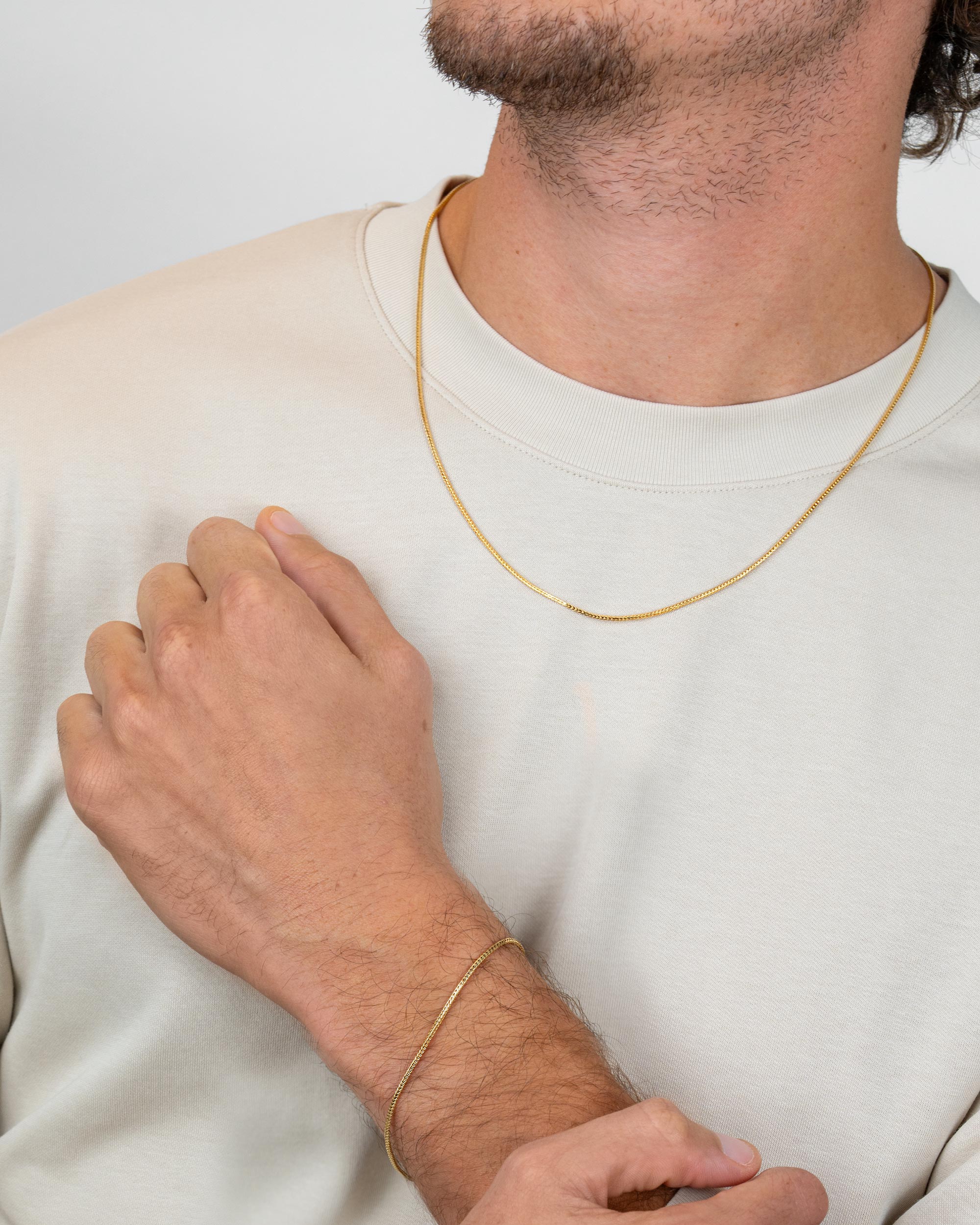 men’s gold plated foxtail bracelet styled on model – Fravour
#material_14ct Gold Plated