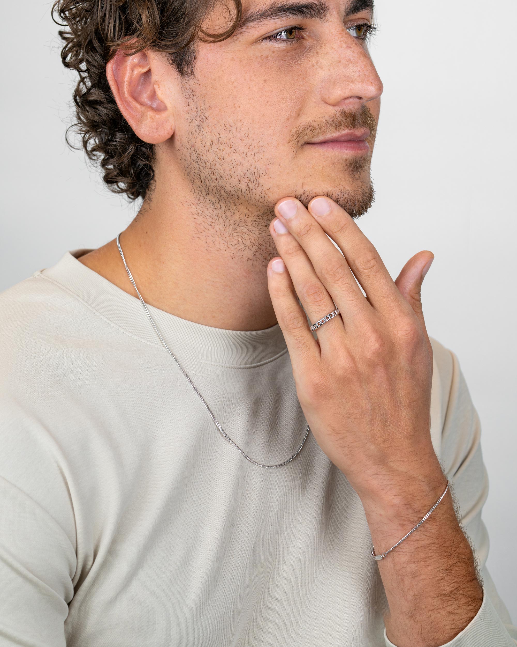 men’s sterling silver curb chain styled on model – Fravour
#material_925 Sterling Silver