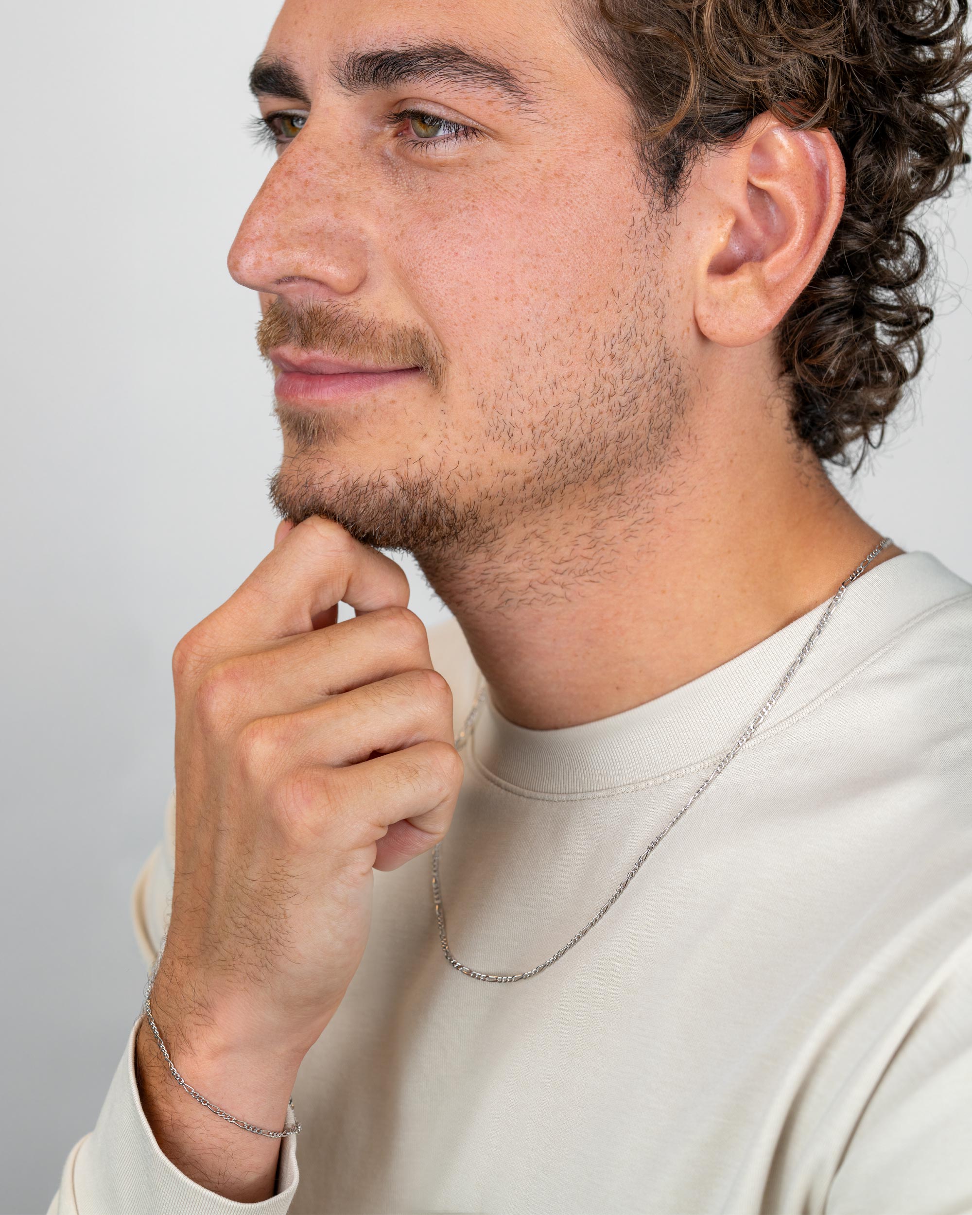 men’s sterling silver figaro chain styled on model – Fravour
#material_925 Sterling Silver