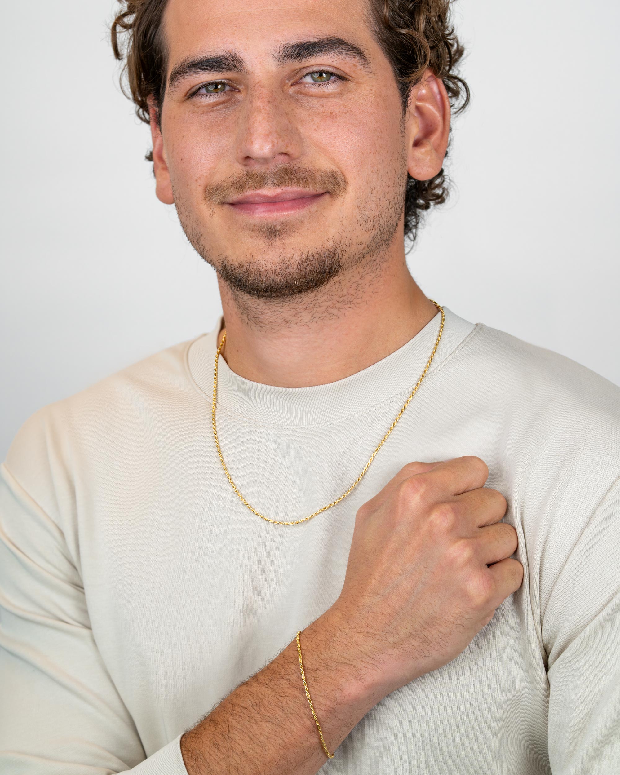 men’s rope chain necklace worn in full-body look – gold plated – Fravour
#material_14ct Gold Plated