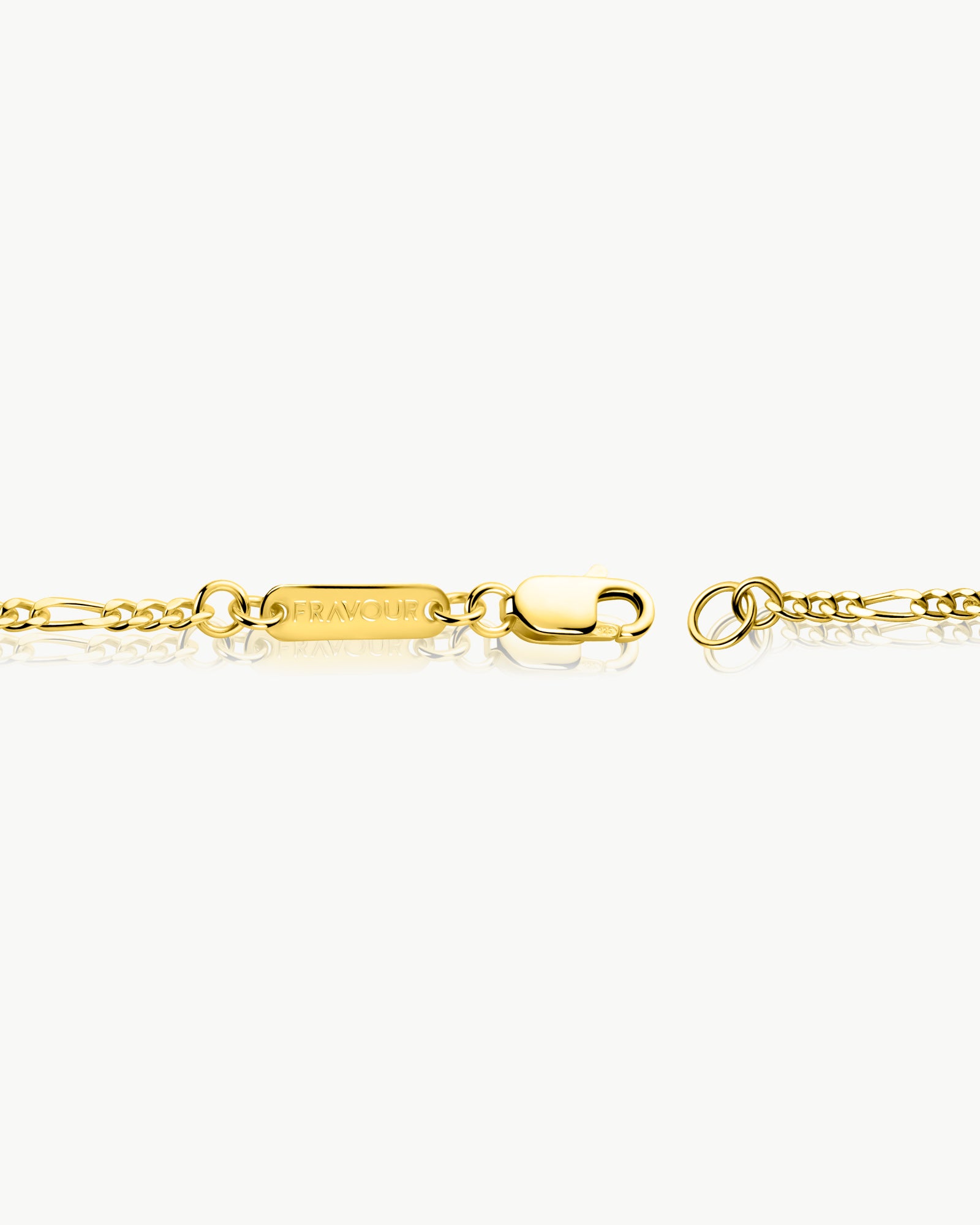 gold plated figaro bracelet clasp and finishing details – Fravour
#material_14ct Gold Plated
