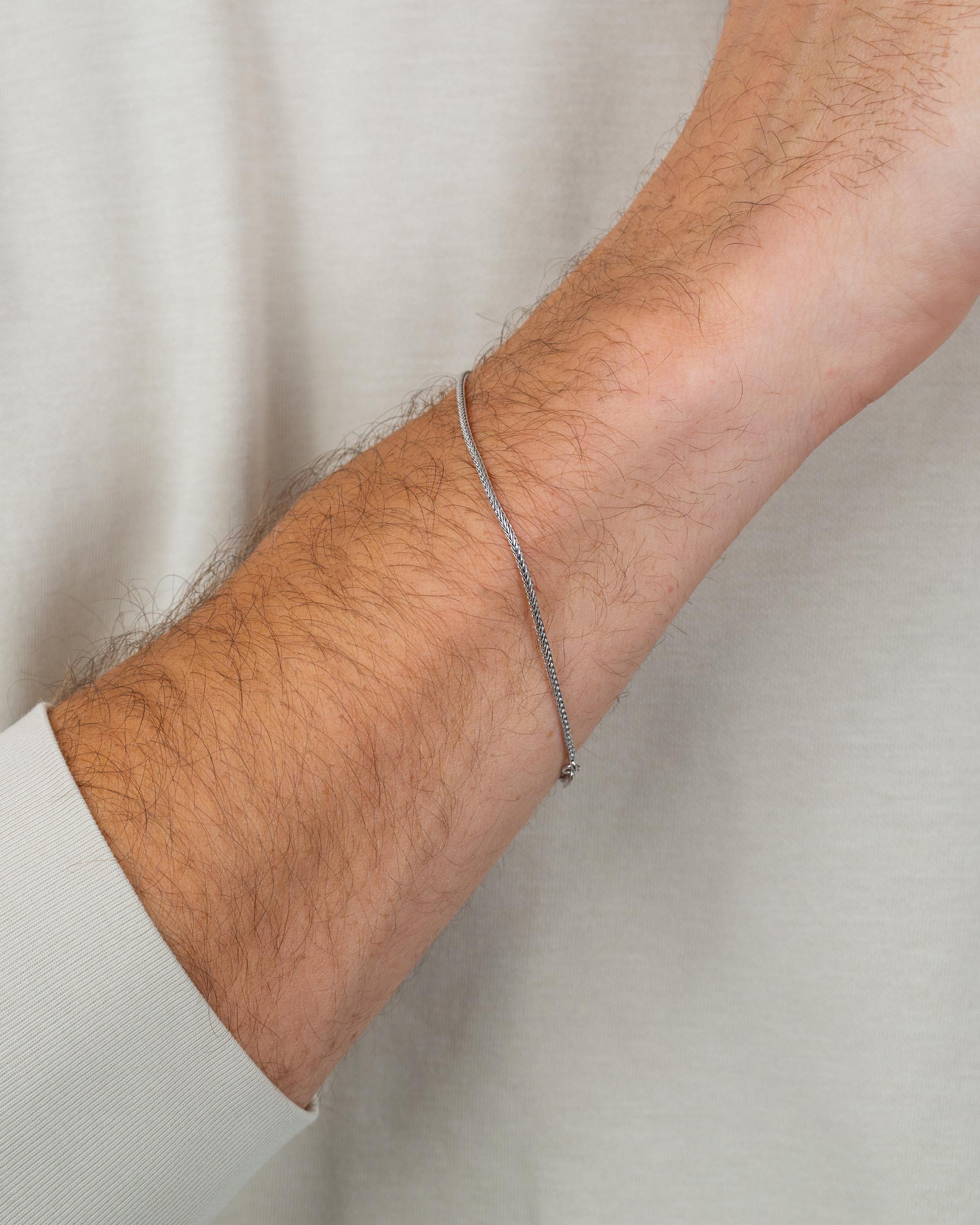 men’s sterling silver foxtail bracelet styled on model – Fravour
#material_925 Sterling Silver