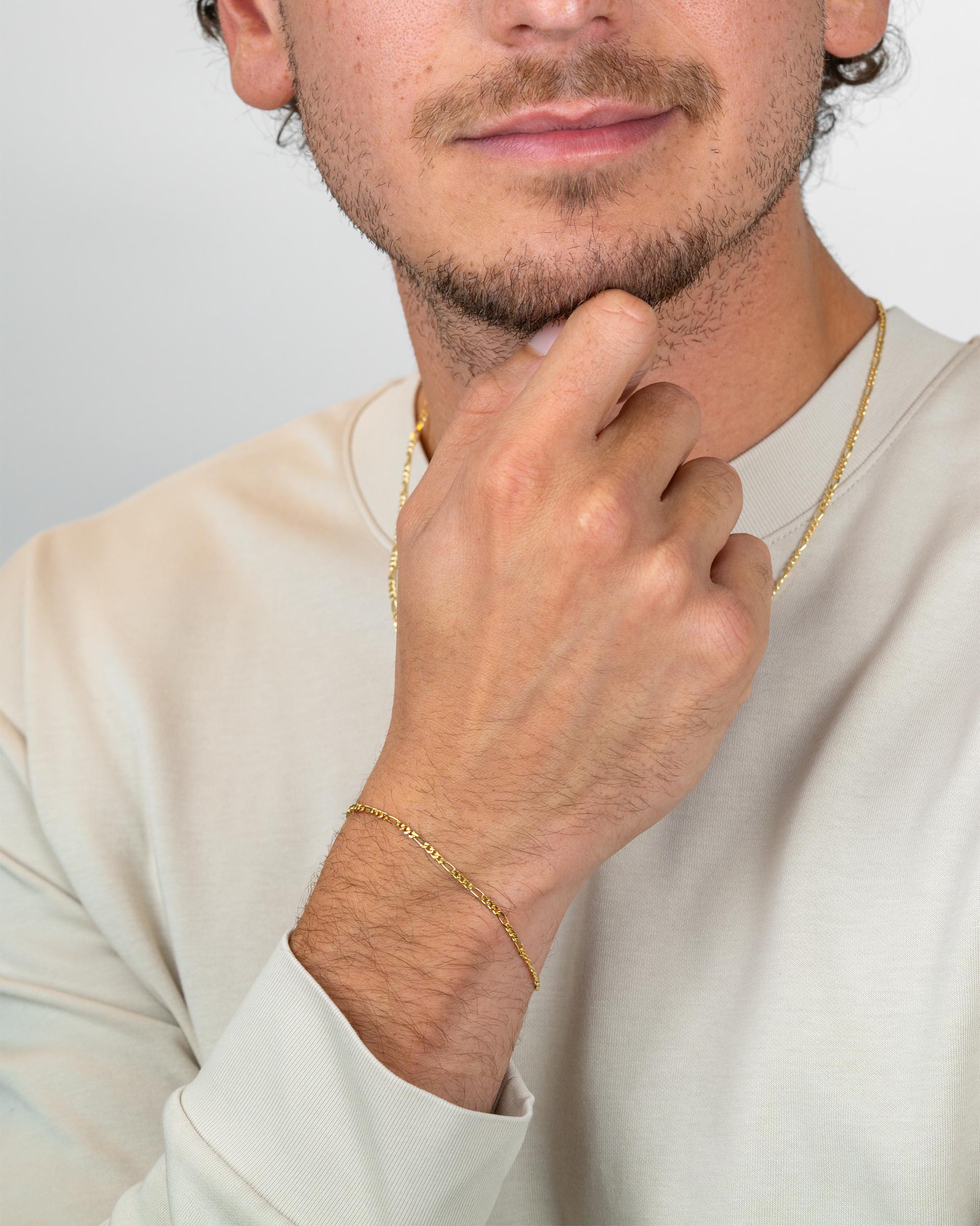 men’s gold plated figaro bracelet styled on model – Fravour
#material_14ct Gold Plated