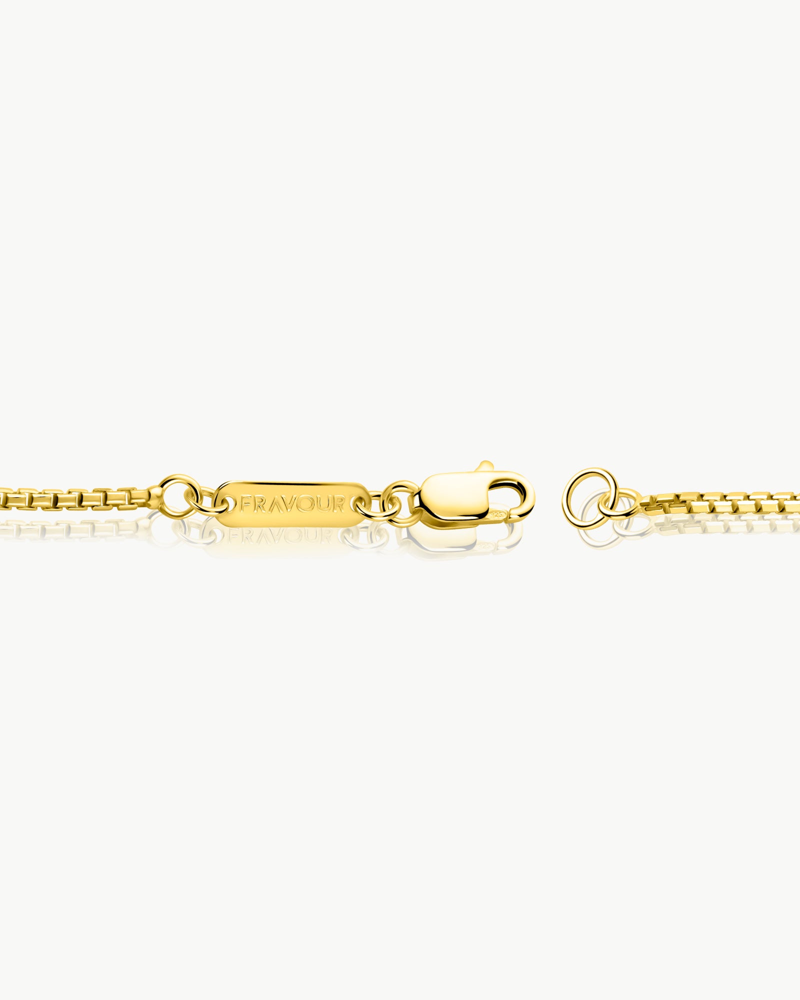 gold plated box bracelet clasp and finishing details – Fravour
#material_14ct Gold Plated