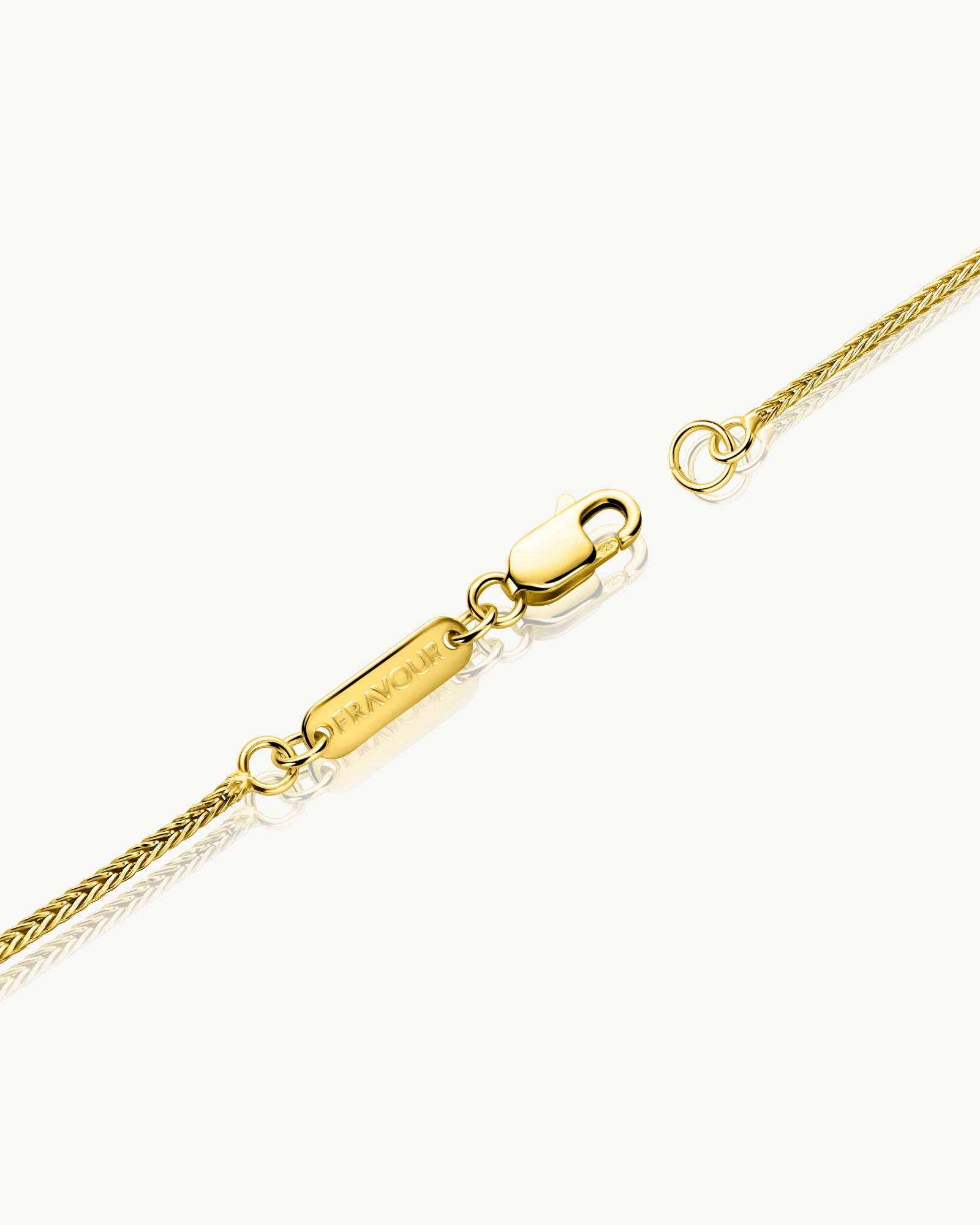 gold plated foxtail chain clasp and finishing details – Fravour
#material_14ct Gold Plated