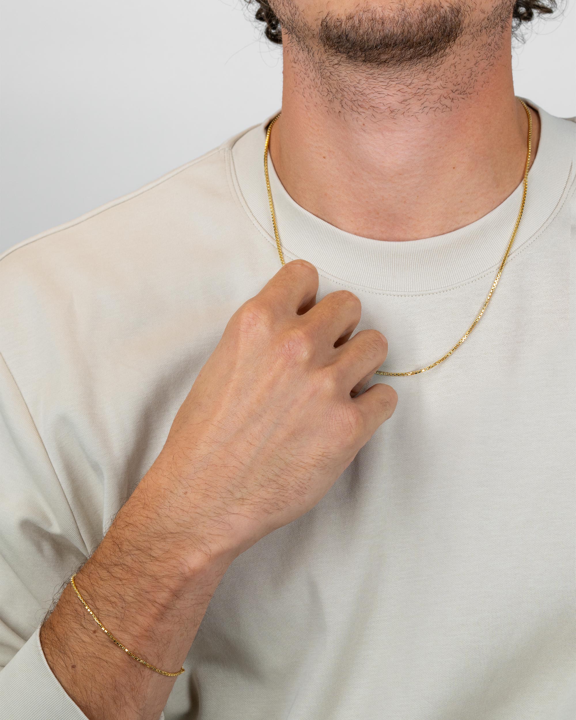 men’s gold plated box chain styled on model – Fravour
#material_14ct Gold Plated