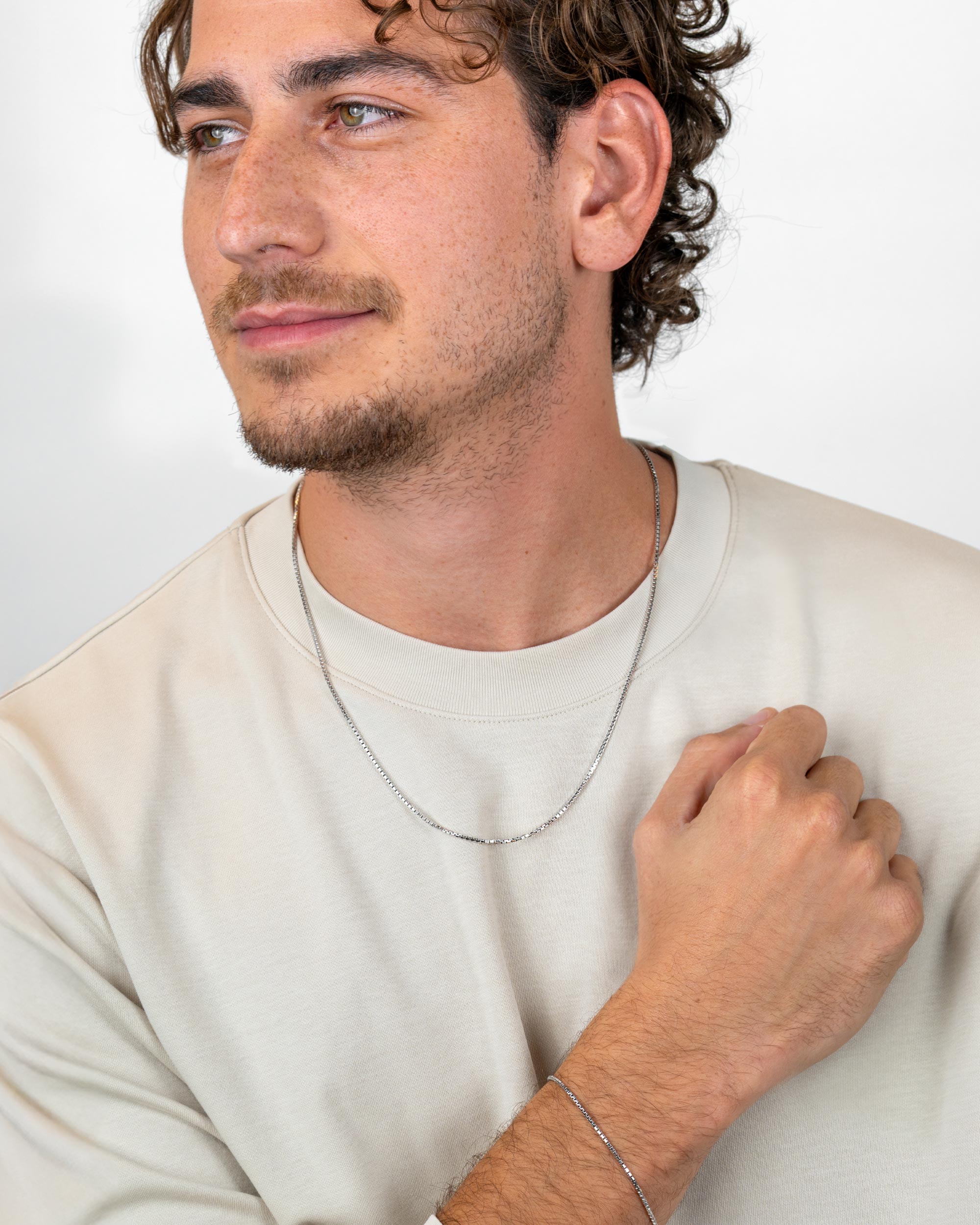 men’s box chain necklace worn in full-body look – sterling silver – Fravour
#material_925 Sterling Silver