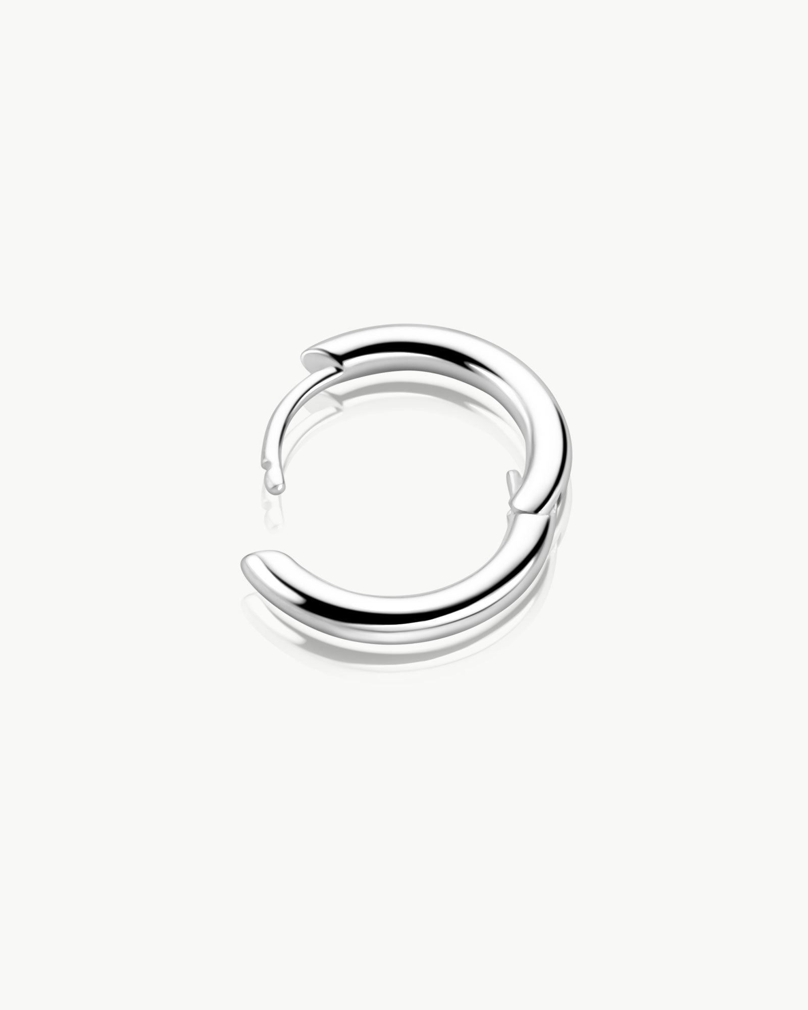 men’s medium 12mm hoop earring angled detail sterling silver – Fravour
#material_925 Sterling Silver